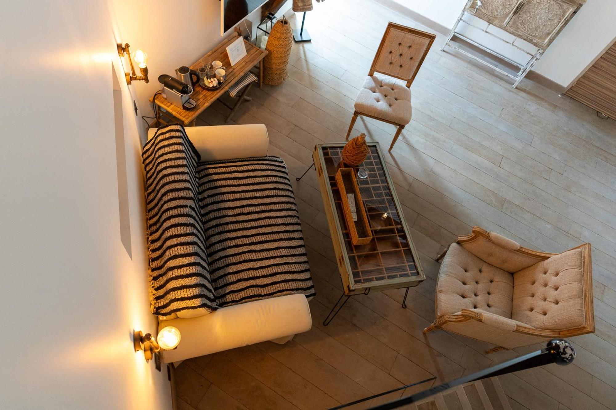 L'Abbaye Saint Michel Bed & Breakfast ตอนแนร์ ภายนอก รูปภาพ